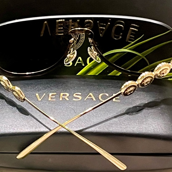 Versace never worn Medusa logo shield mirror sunglasses - unisex, grey/gold - Picture 15 of 16